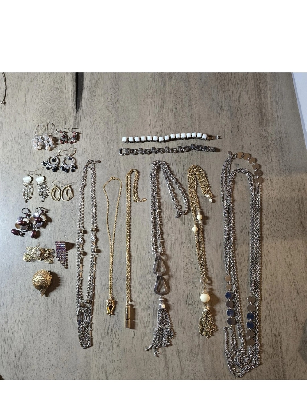 VINTAGE ASSORTED JEWELRY LOT / 17 Pieces